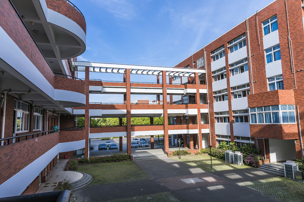 毕业季学校毕业季校园青春毕业季校园建筑教学楼图片