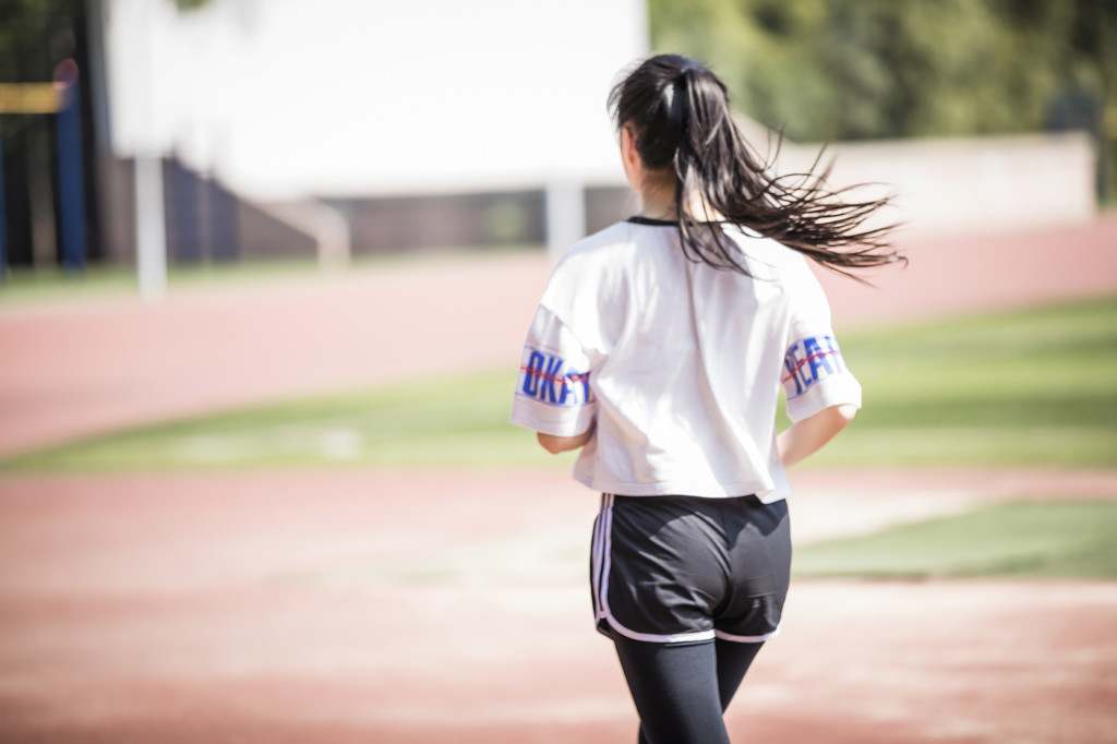 校园运动健身跑步图片