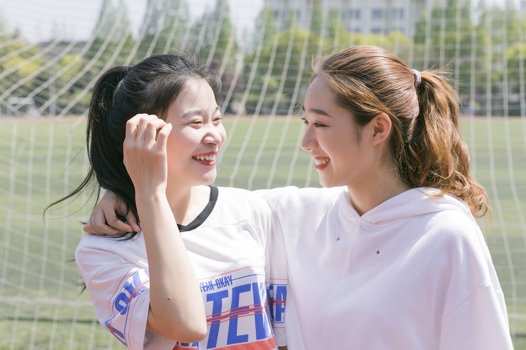 校园好朋友闺蜜交流图片