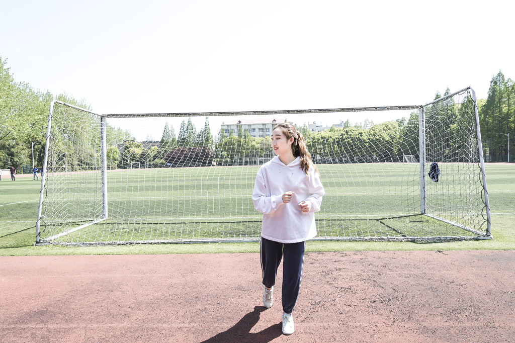 校园运动健身跑步图片