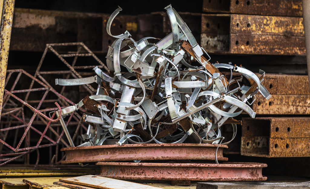 废墟钢筋水泥厂房图片