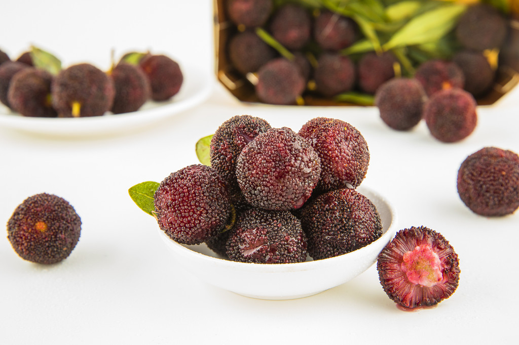 新鲜红色水果杨梅图片