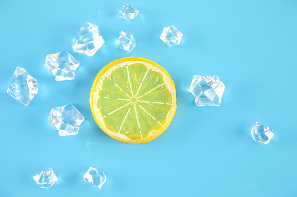 夏日清凉水果果汁图片