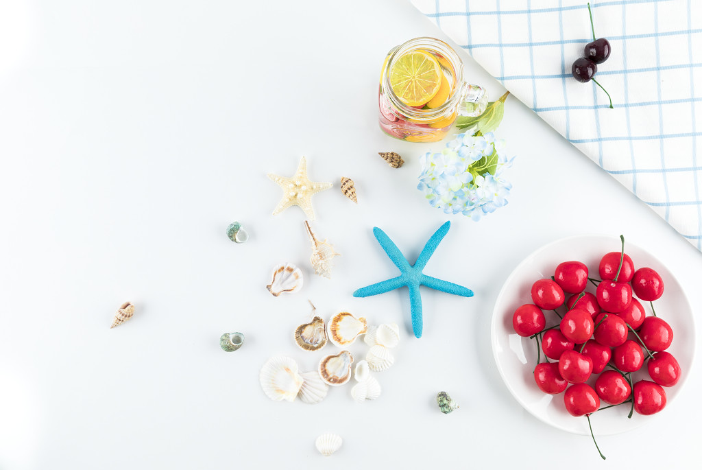 夏日度假静物色彩搭配图片