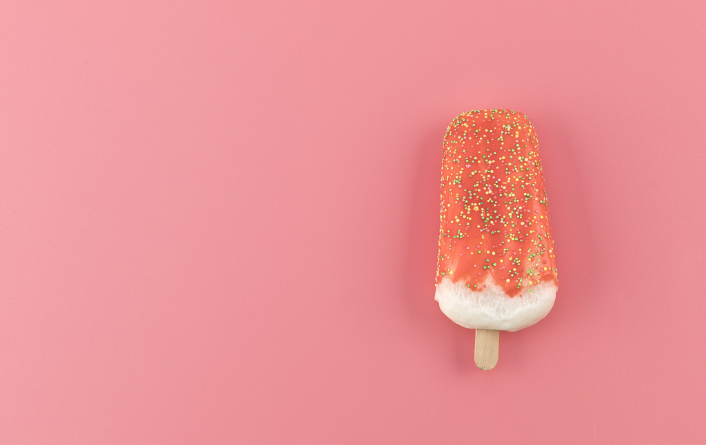 夏日度假静物色彩搭配图片