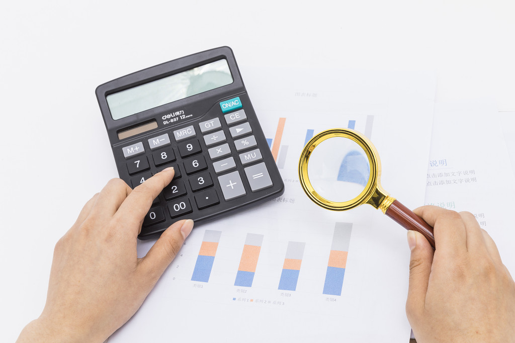 金融监管金融理财投资钱币图片