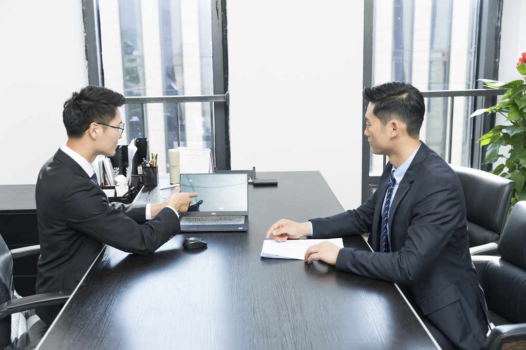 商务老板办公形象图片