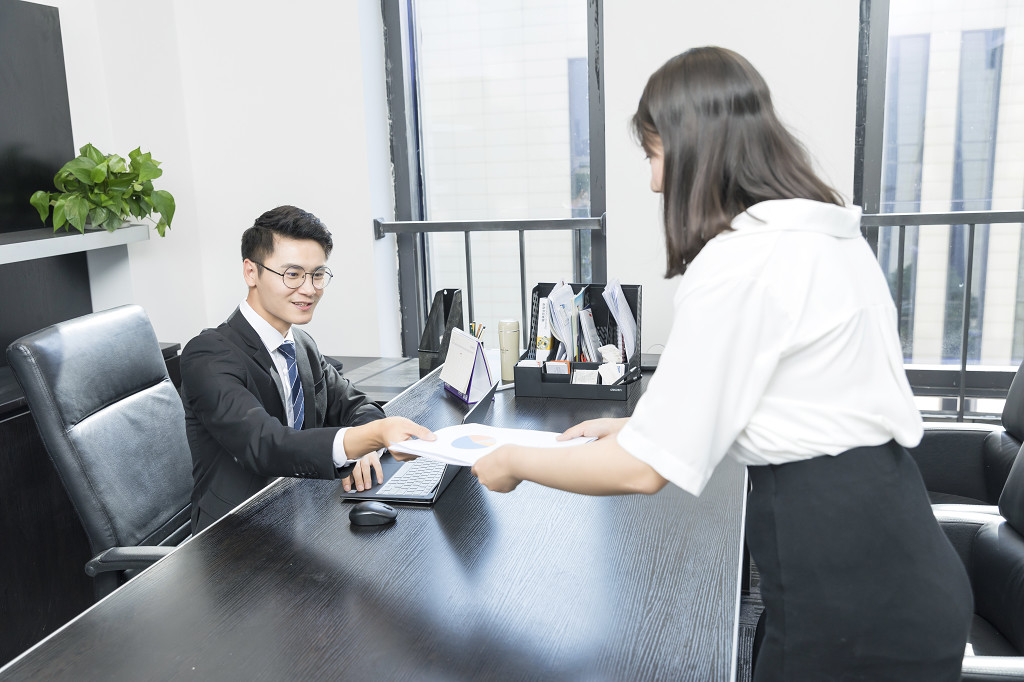 商务老板办公形象图片