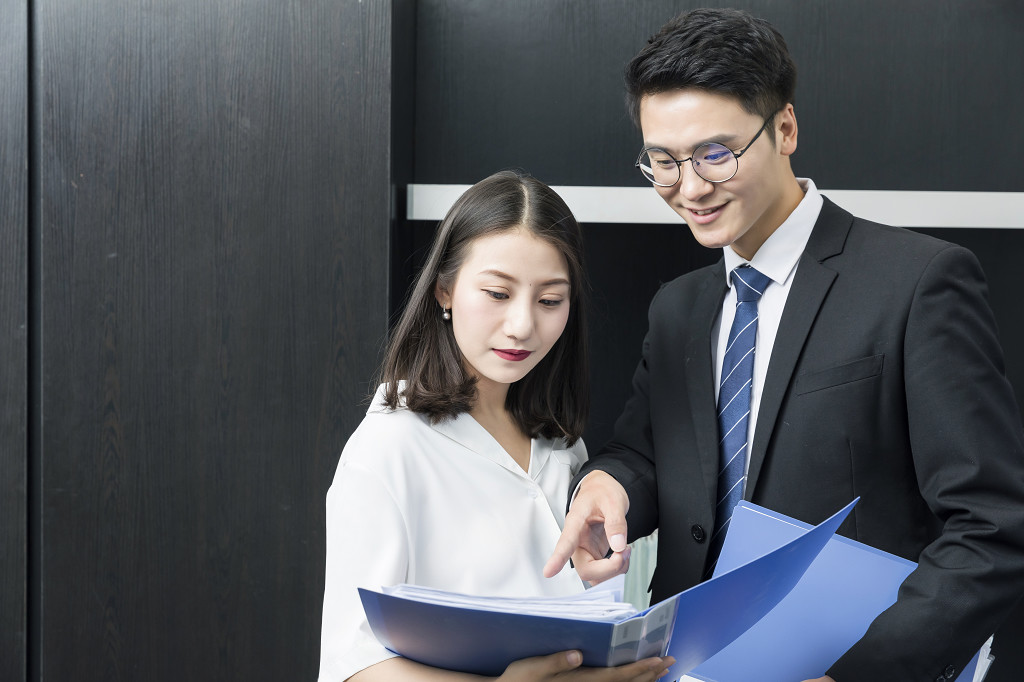 商务讨论策划案图片