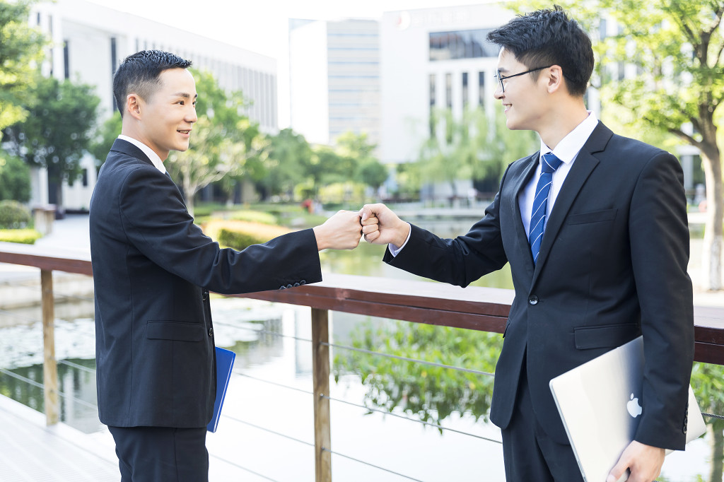 商务老板办公形象图片