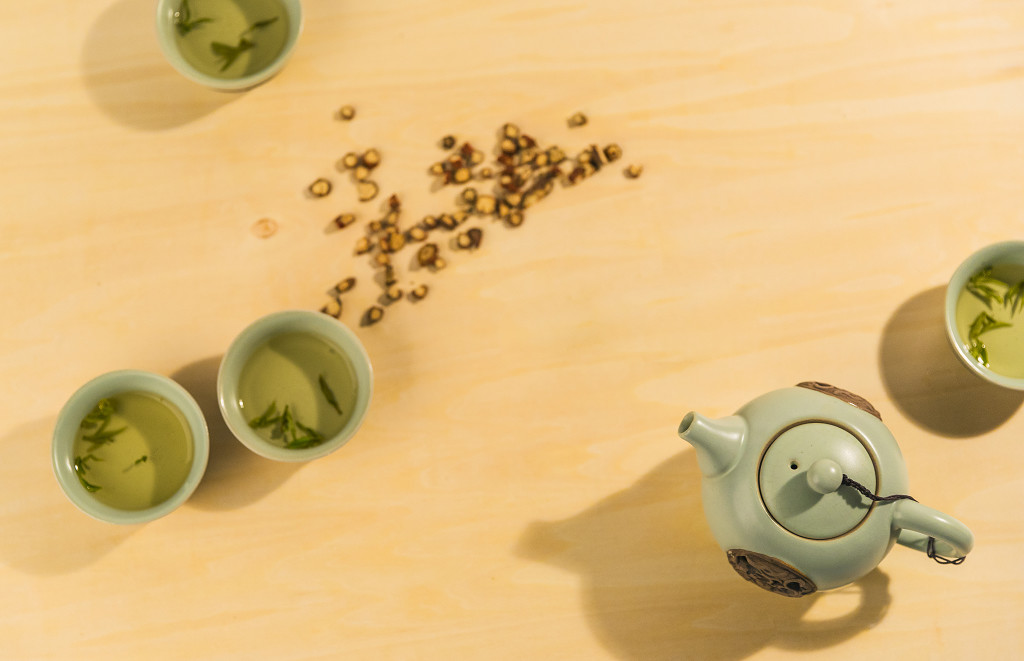 春季茶水绿茶背景图片