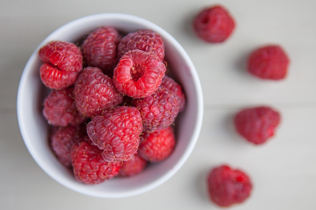 清新简洁水果背景图片