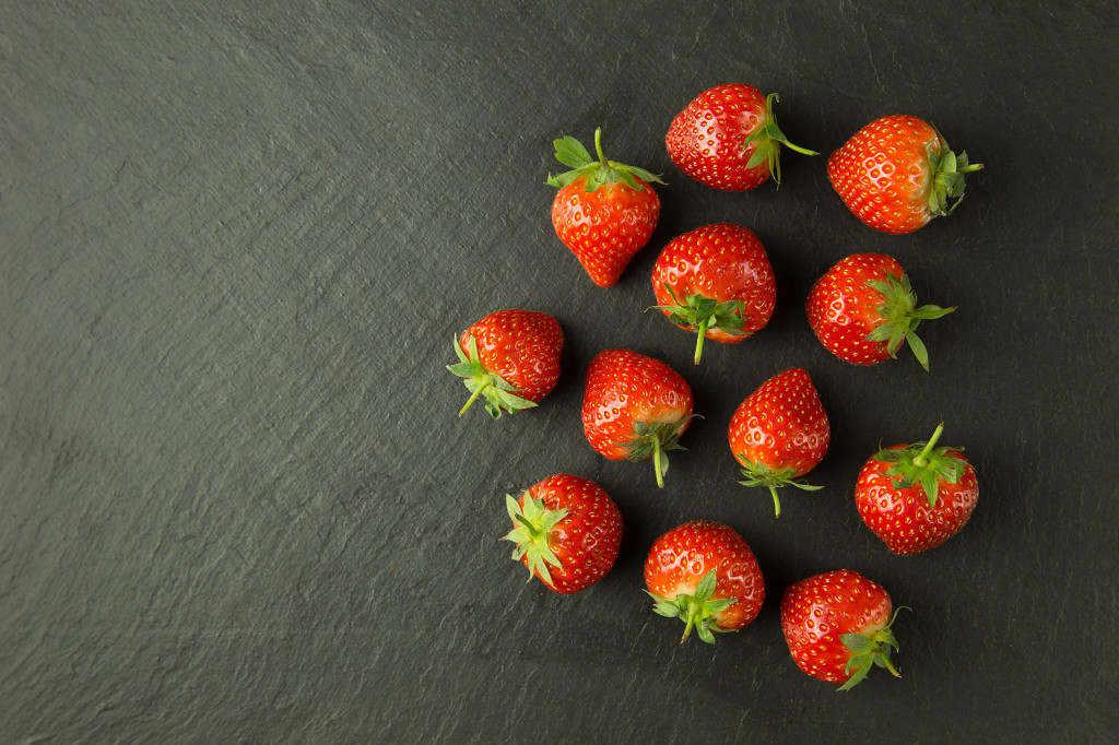 清新简洁水果背景图片