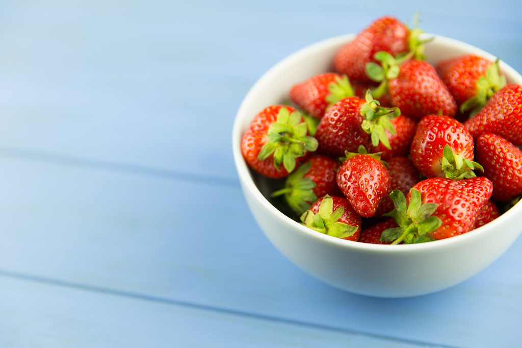 清新简洁水果背景图片