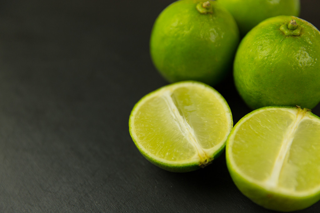 清新简洁水果背景图片