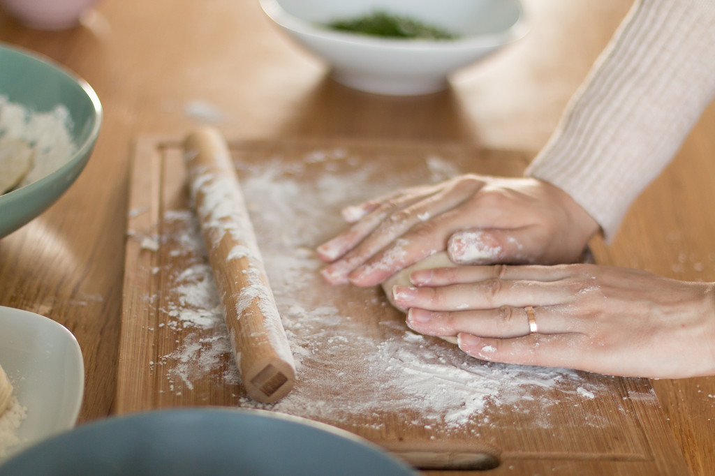 中国传统包饺子图片