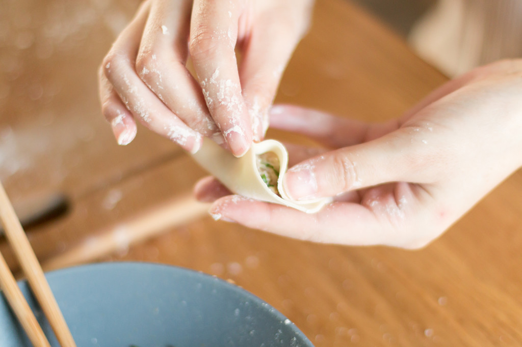 中国传统包饺子图片