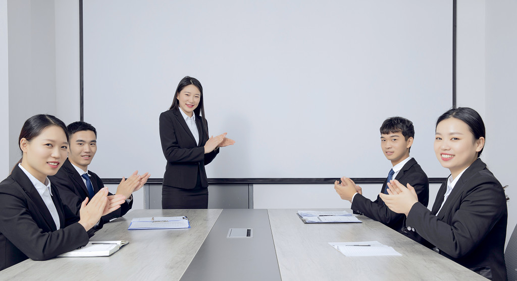 创业团队鼓掌庆祝成功图片商务