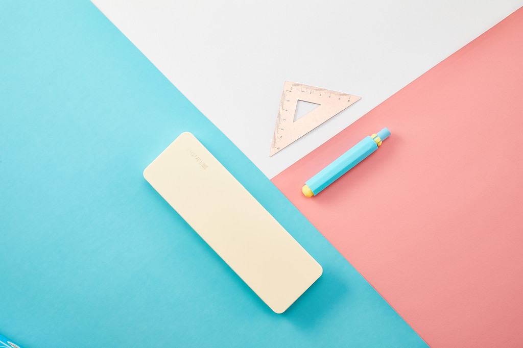 开学季文具橡皮粉笔摄影背景纸纯色简约拍照背景