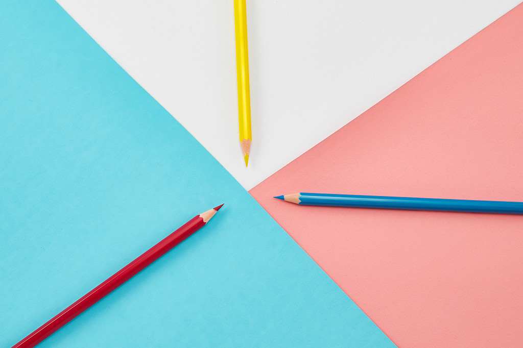 开学季彩色铅笔文具摄影背景纸纯色简约平铺背景