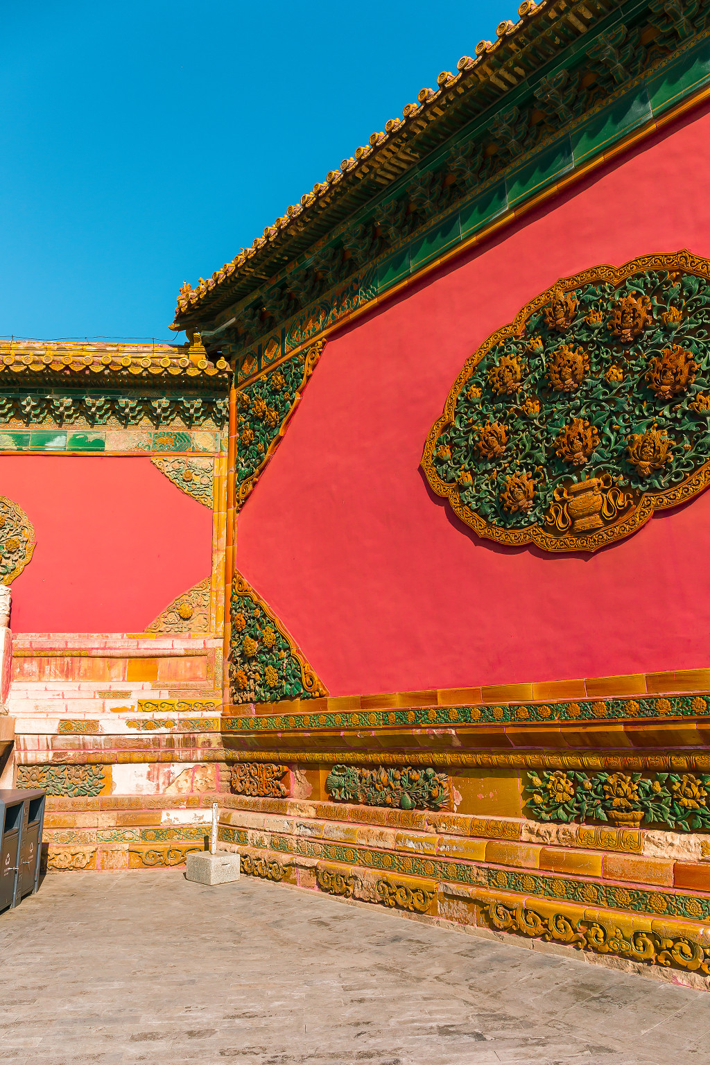 红色故宫中国传统建筑红墙绿瓦背景图片