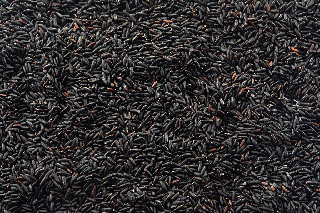 粮食实拍特写黑米米粒配图谷物谷物