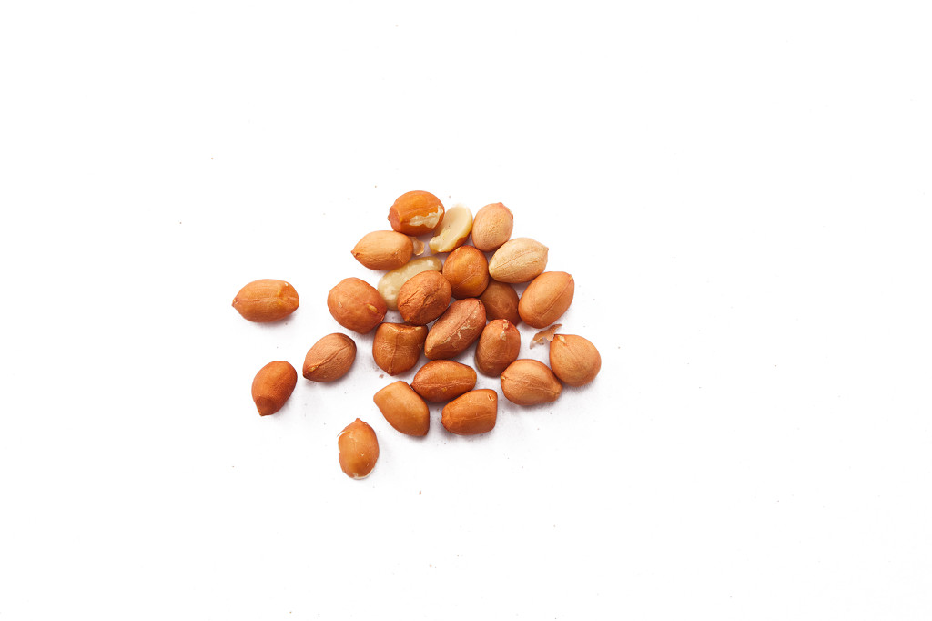 粮食白底特写花生粒花生豆花生米配图谷物