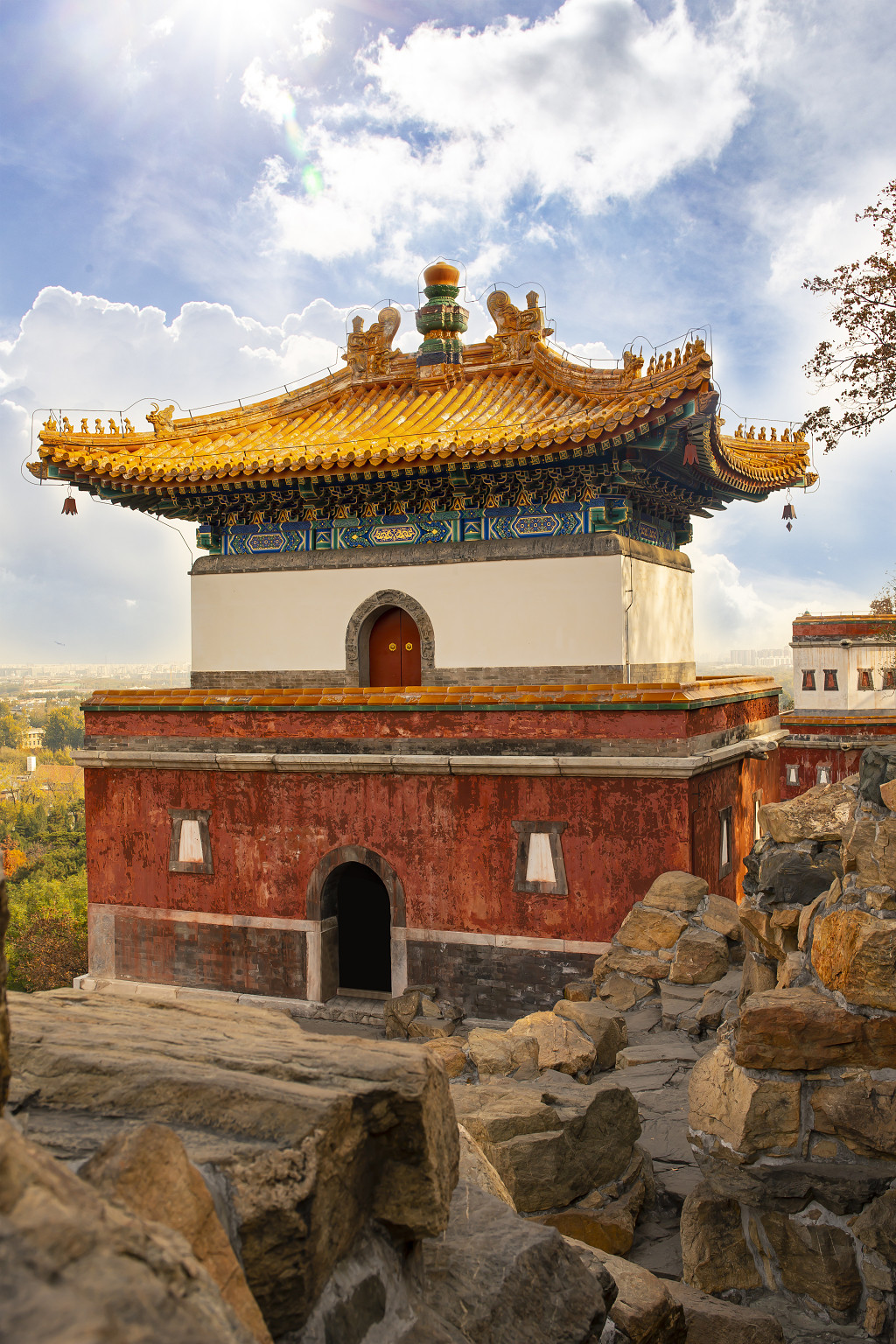 红色故宫中国传统建筑红墙绿瓦背景图片