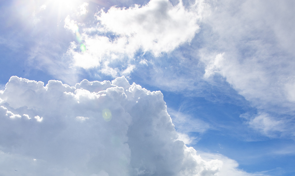 蓝色夏天云层棉花糖蓝天白云背景图片