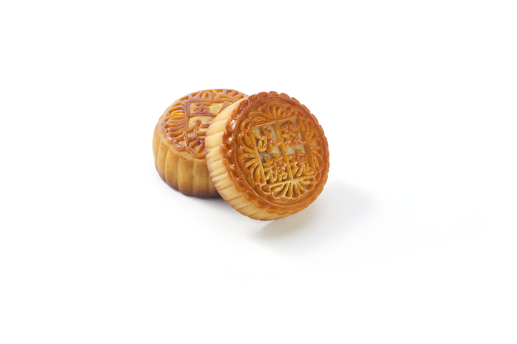 中秋月饼中秋元素中秋佳节迎中秋浓情中秋美味的中秋月饼白底实拍图