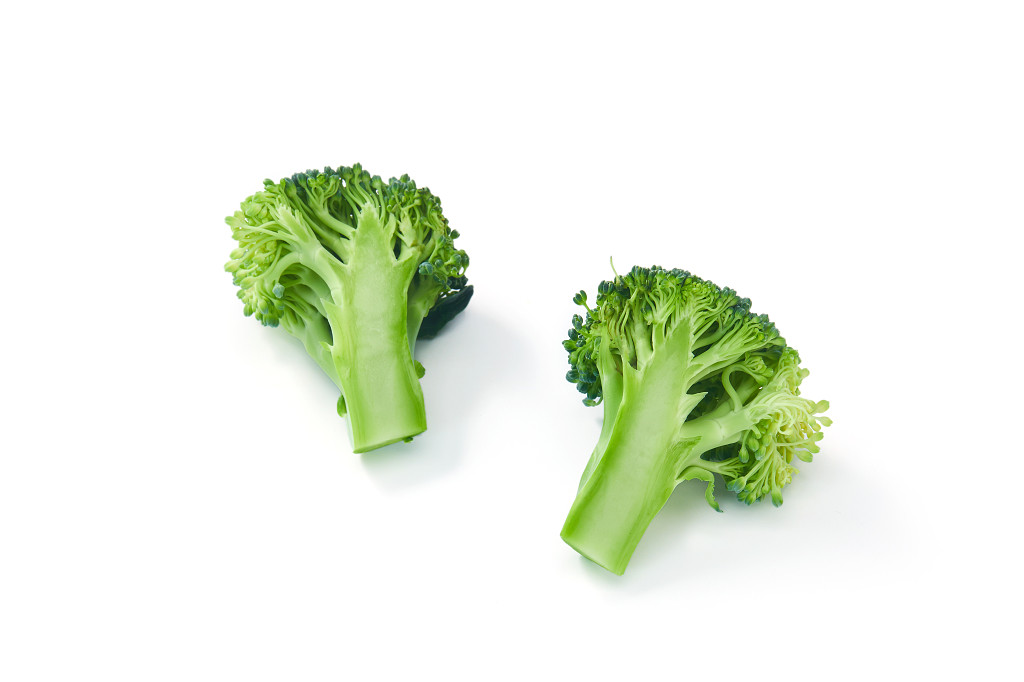 白底蔬菜西兰花花菜菜花切开西兰花新鲜蔬菜配图蔬菜果蔬