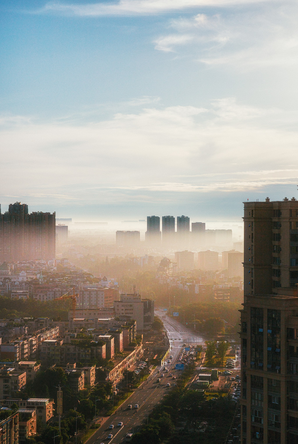 成都温江的清晨以城市楼房为主题拍摄