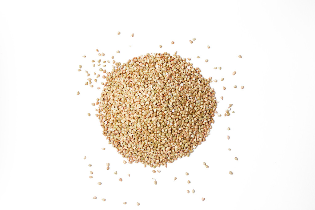 白底粮食荞麦荞麦仁一堆荞麦仁荞麦堆五谷杂粮谷物