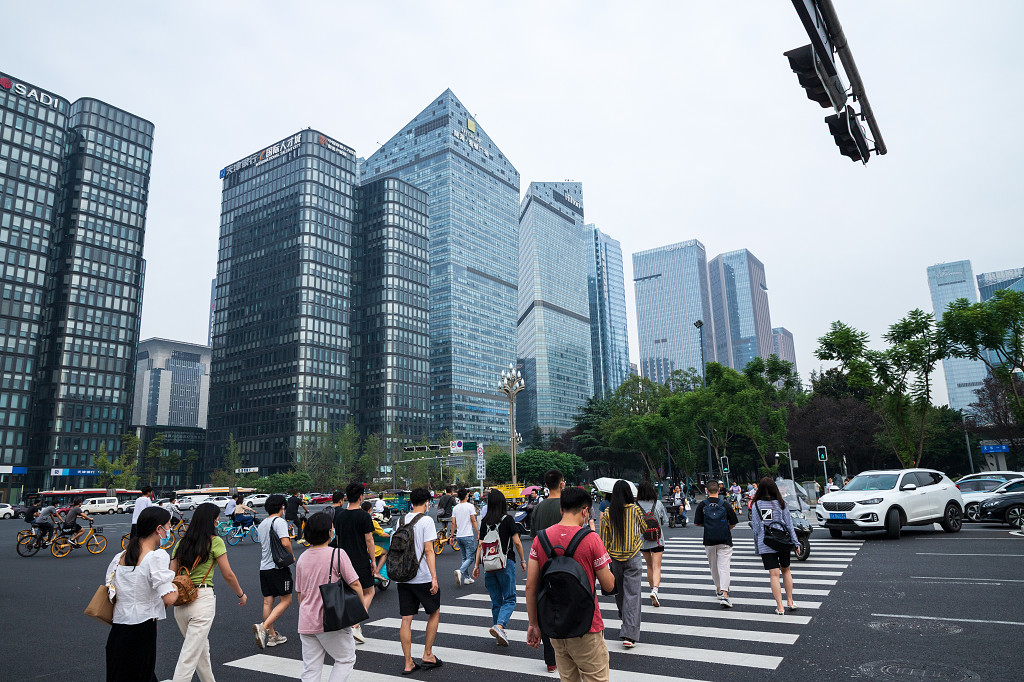 成都天府三街节后清晨上班高峰期街道