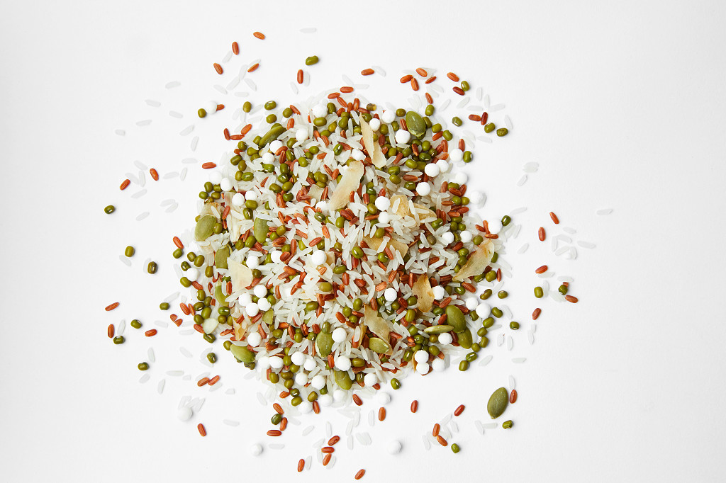 灰底珍惜粮食粮食散落粮食一堆粮食百合粥