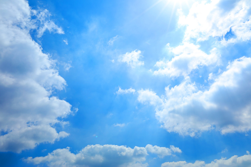 实拍蓝天白云云彩云朵太阳阳光自然风光