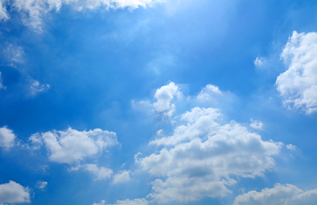 实拍蓝天白云太阳阳光云彩云朵晴天