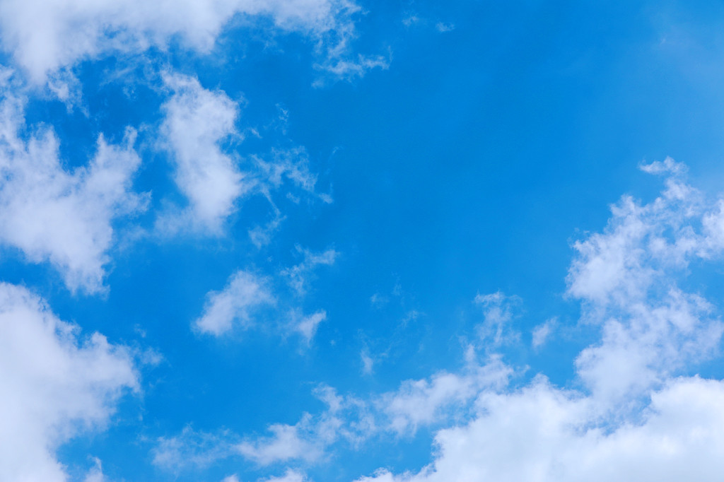 实拍太阳阳光蓝天白云云彩云朵多云