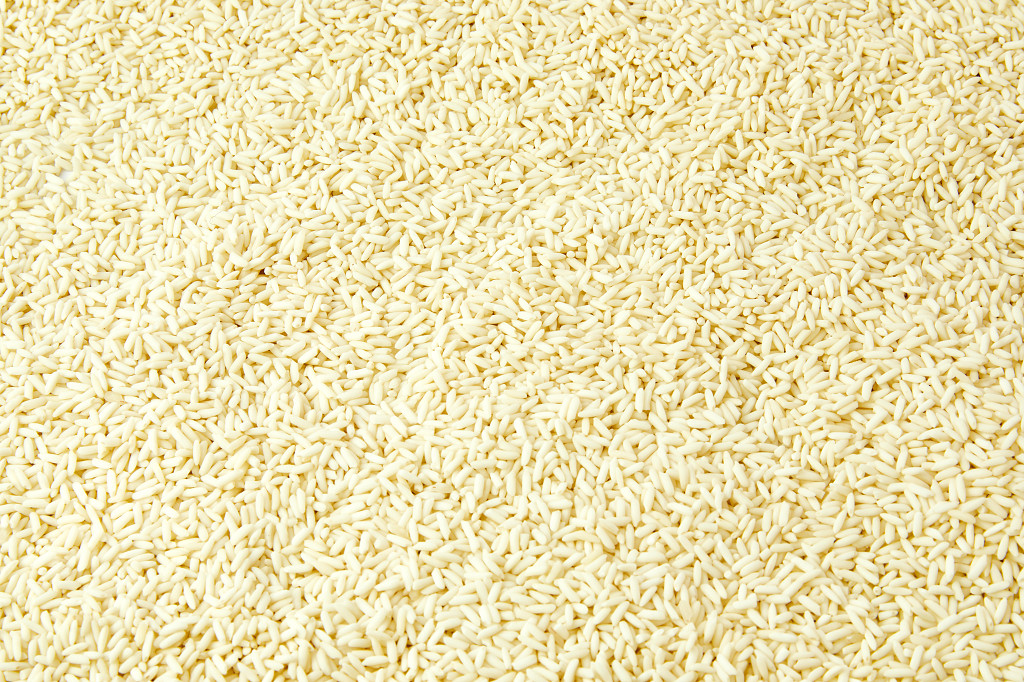 实拍粮食谷物长糯米米粒平铺图长糯米特写