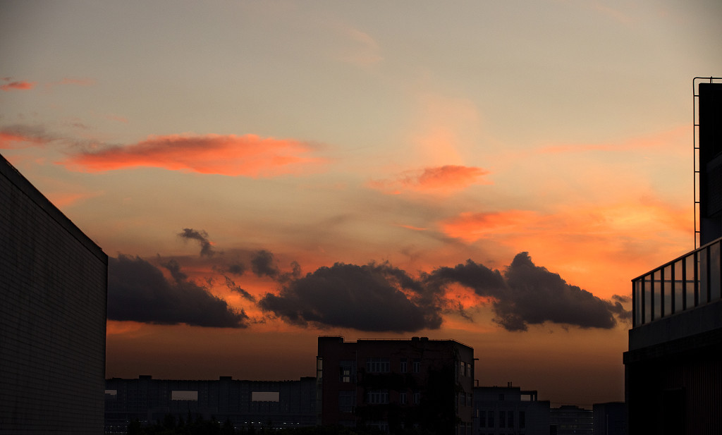 城市剪影城市风景自然日落夕阳晚霞云朵云彩