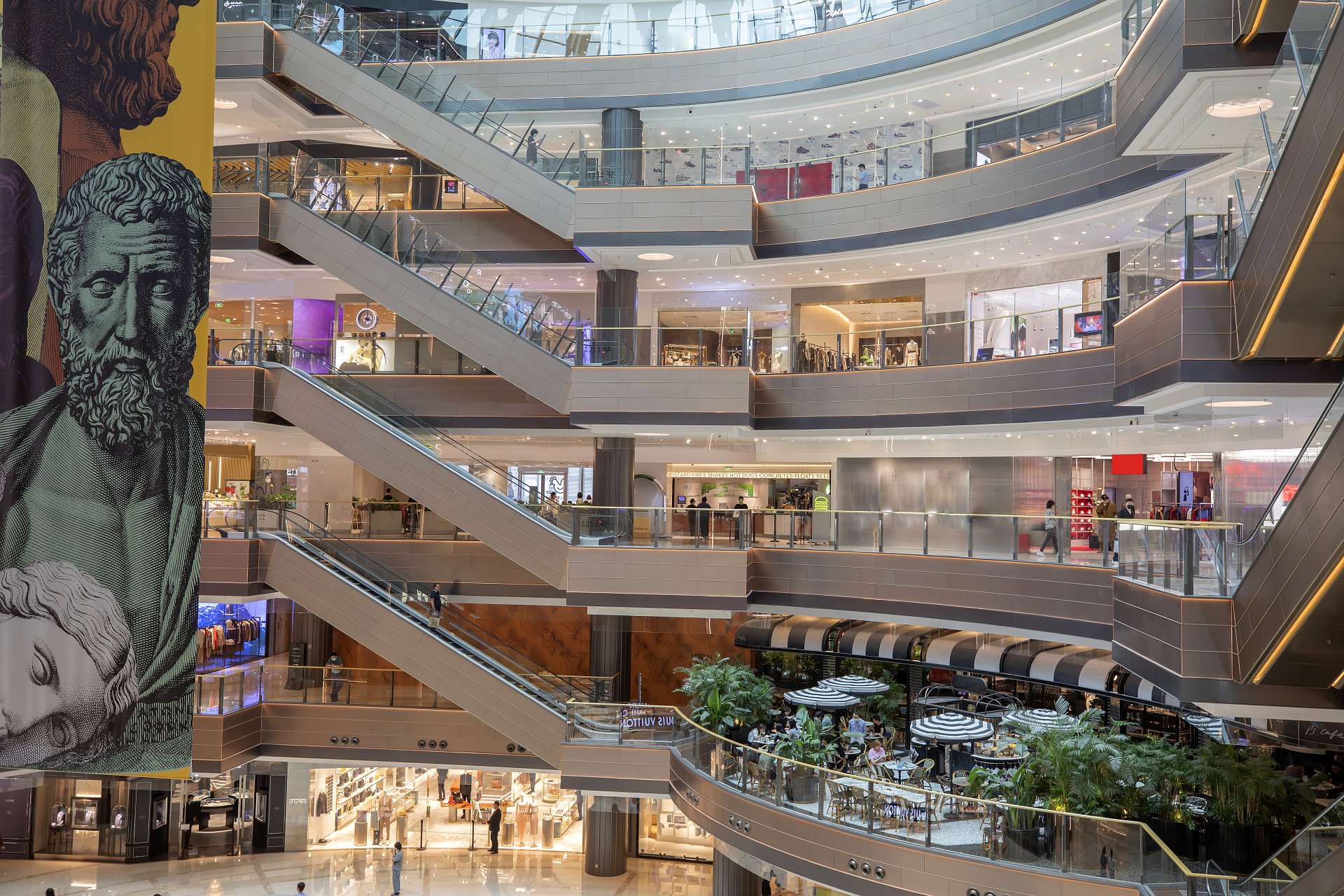 商场扶梯商场电梯商场多层大空间多商店画面