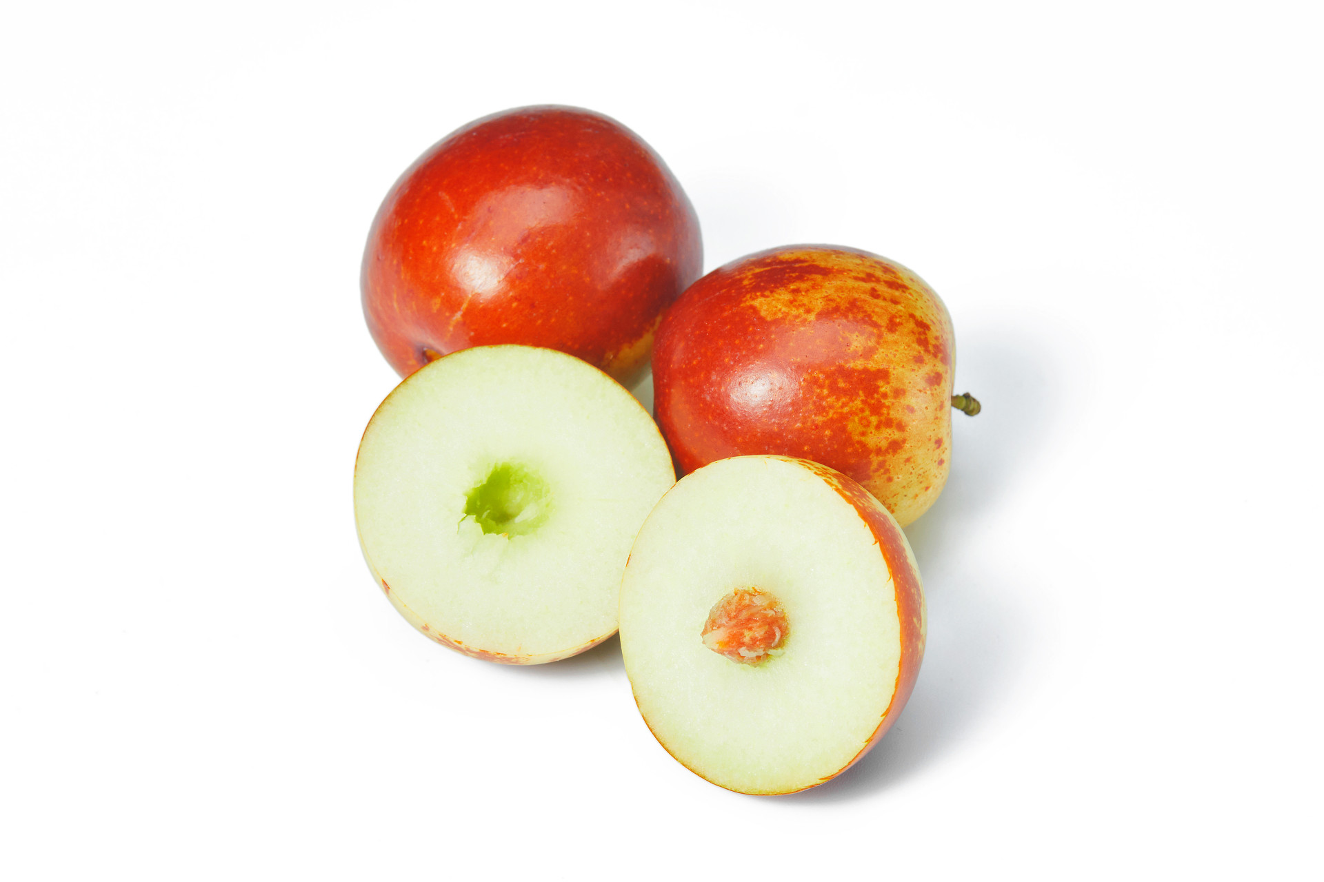 白底水果枣鲜枣枣子大枣冬枣切开冬枣四颗鲜枣