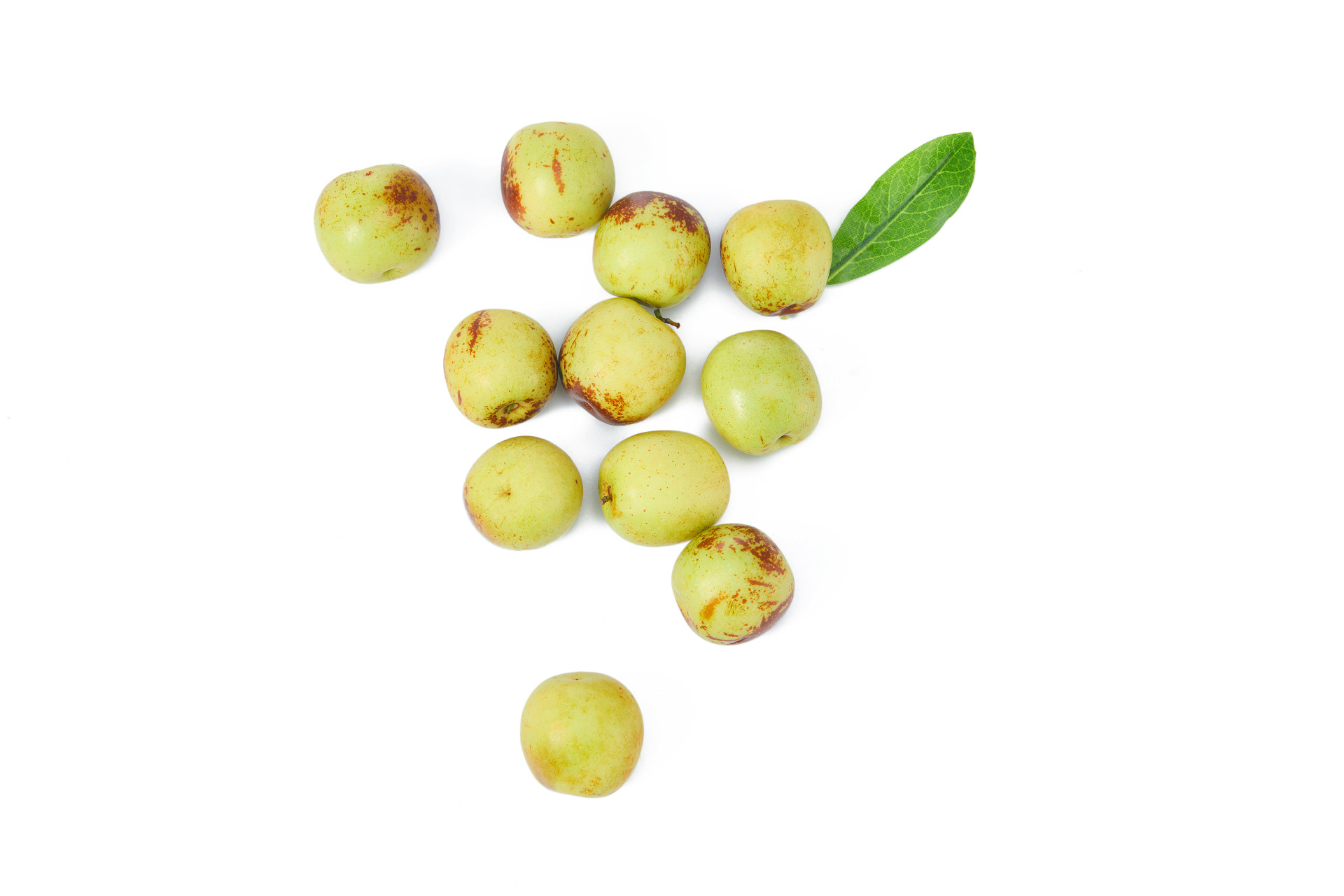 白底水果绿叶一堆冬枣一堆鲜枣枣鲜枣枣子大枣冬枣