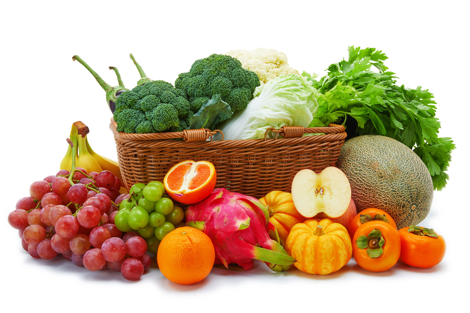 白底竹篮果蔬组合蔬菜水果橙子