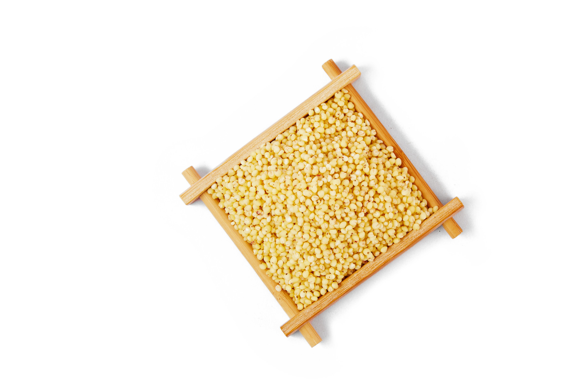 白底俯视图木盒一盒高粱米高粱米一盒粮食