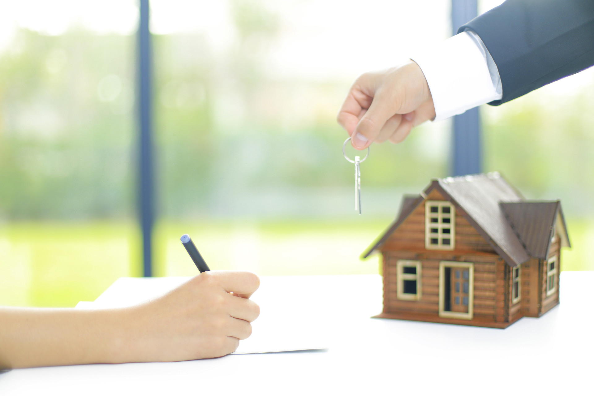 商务人像房屋房产房地产交钥匙购房签协议