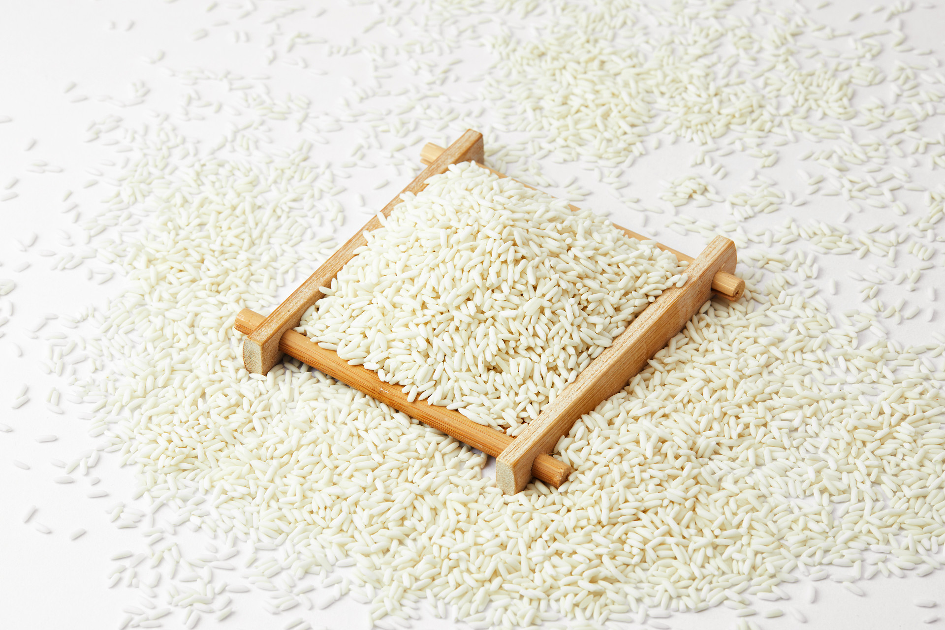 木盒长糯米平铺长糯米一盒长糯米一盒米粒