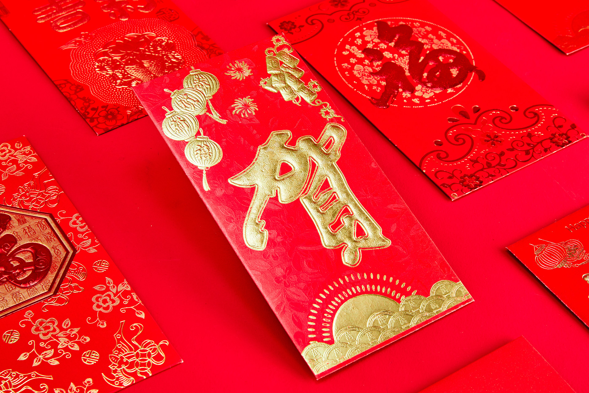 红底喜庆新春春节新年红包新春元素