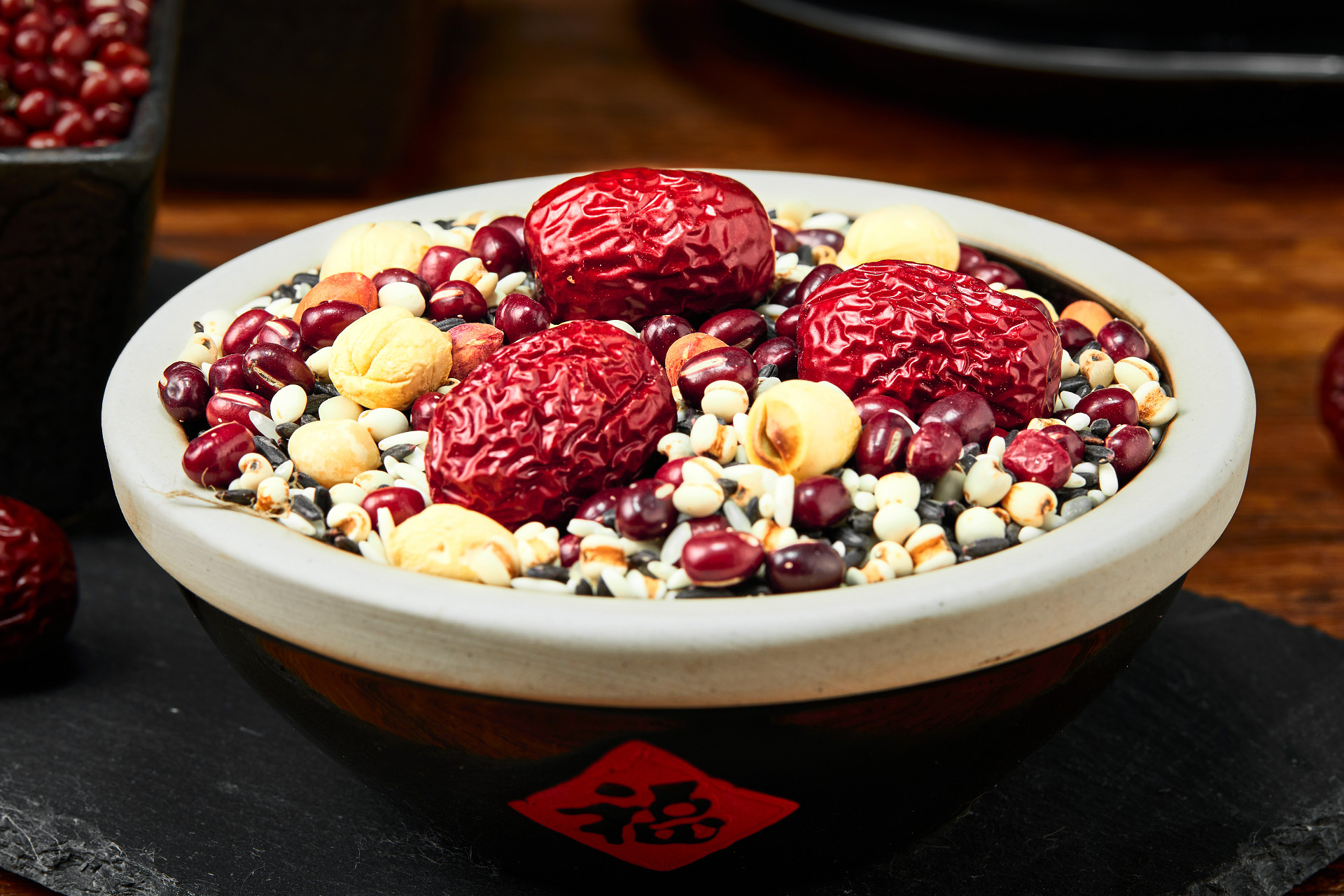 木纹瓷碗腊八粥腊八节八宝粥五谷粮食