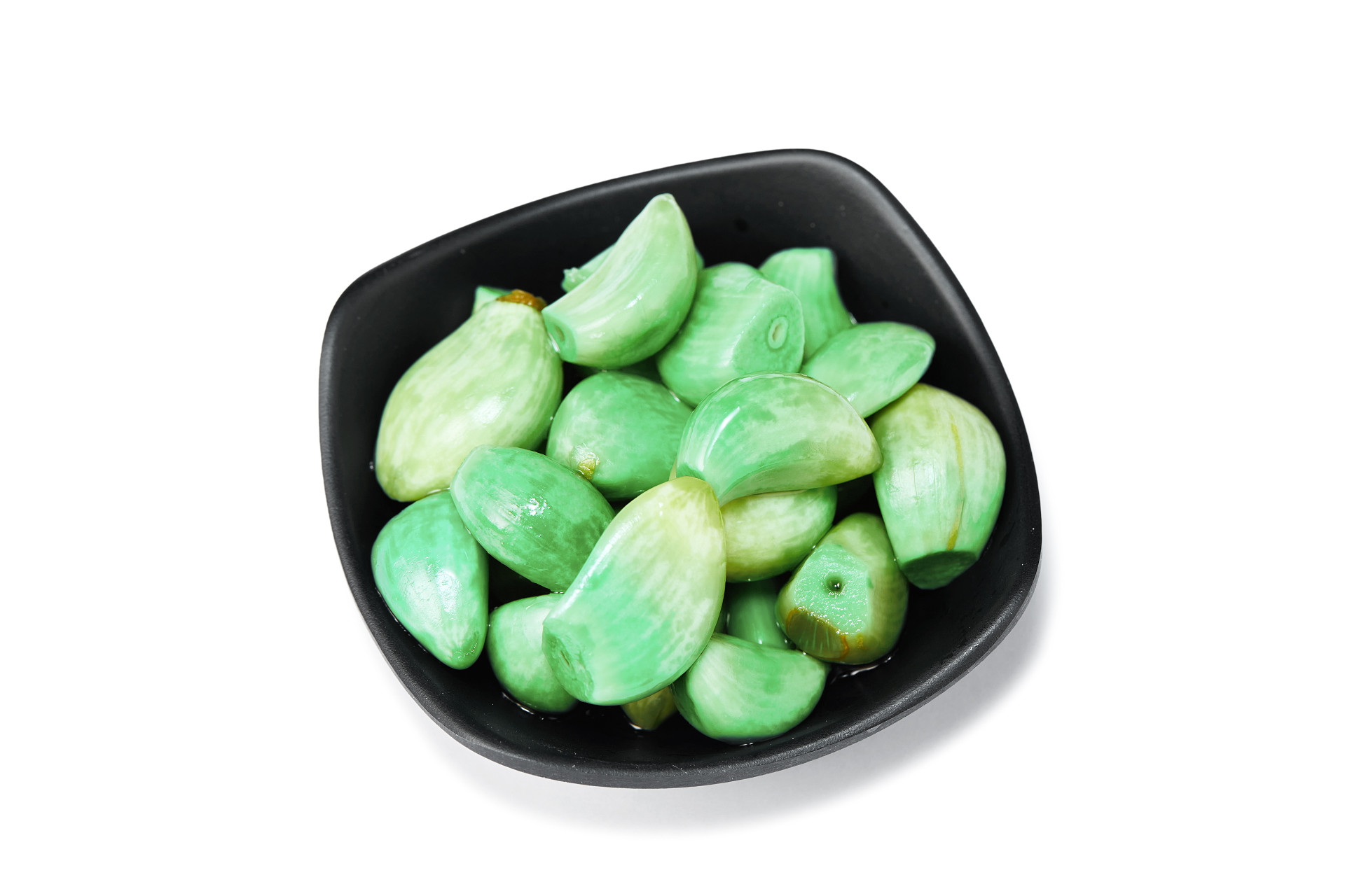 白底碟子一碟腊八蒜腊八节